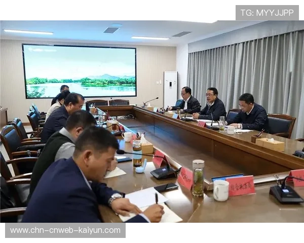 服务创新周期强调普惠性，通过补贴与培训缩小城乡差距